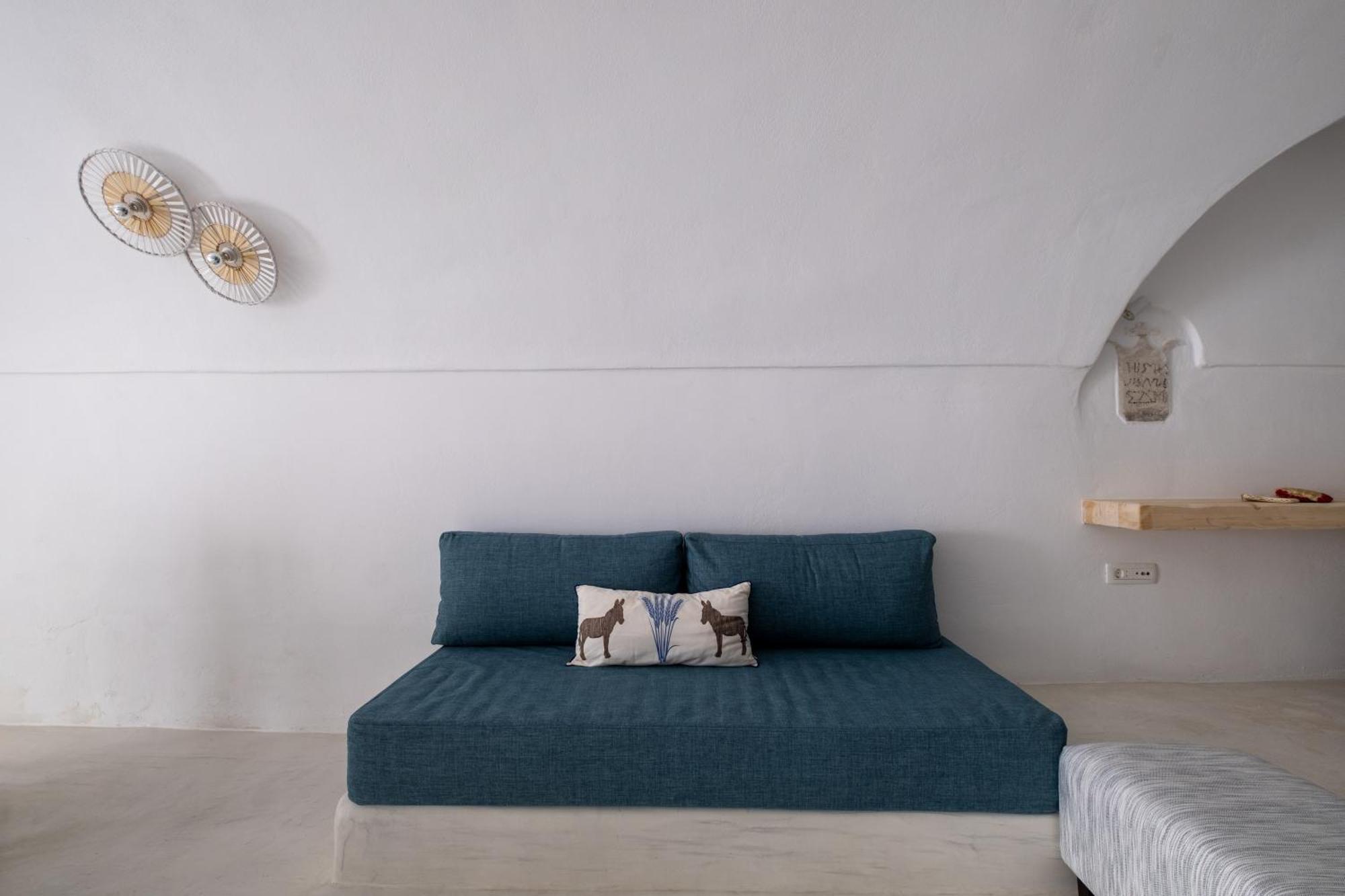 Art Canava Luxury Villas Fira  Extérieur photo
