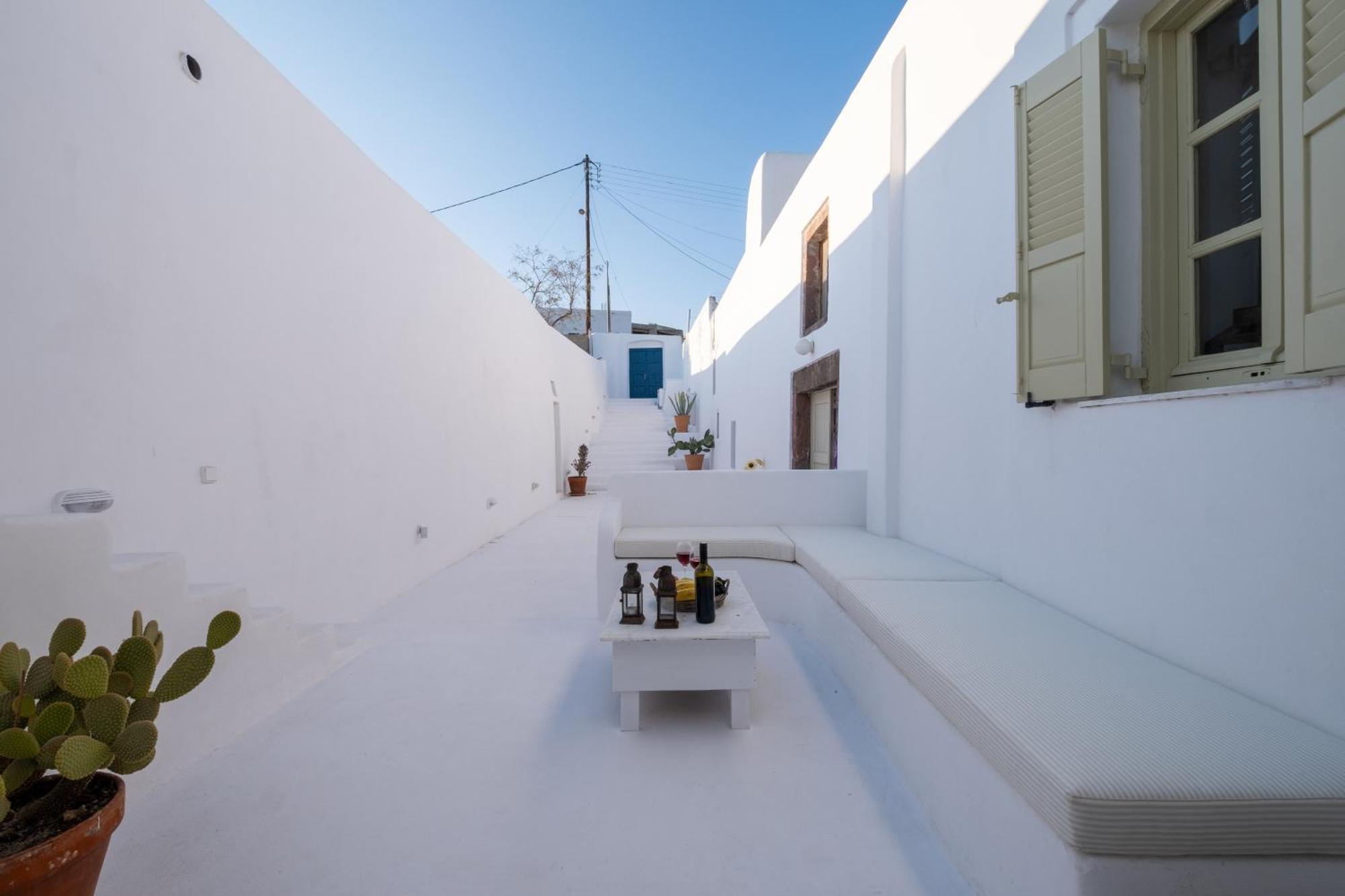 Art Canava Luxury Villas Fira  Extérieur photo