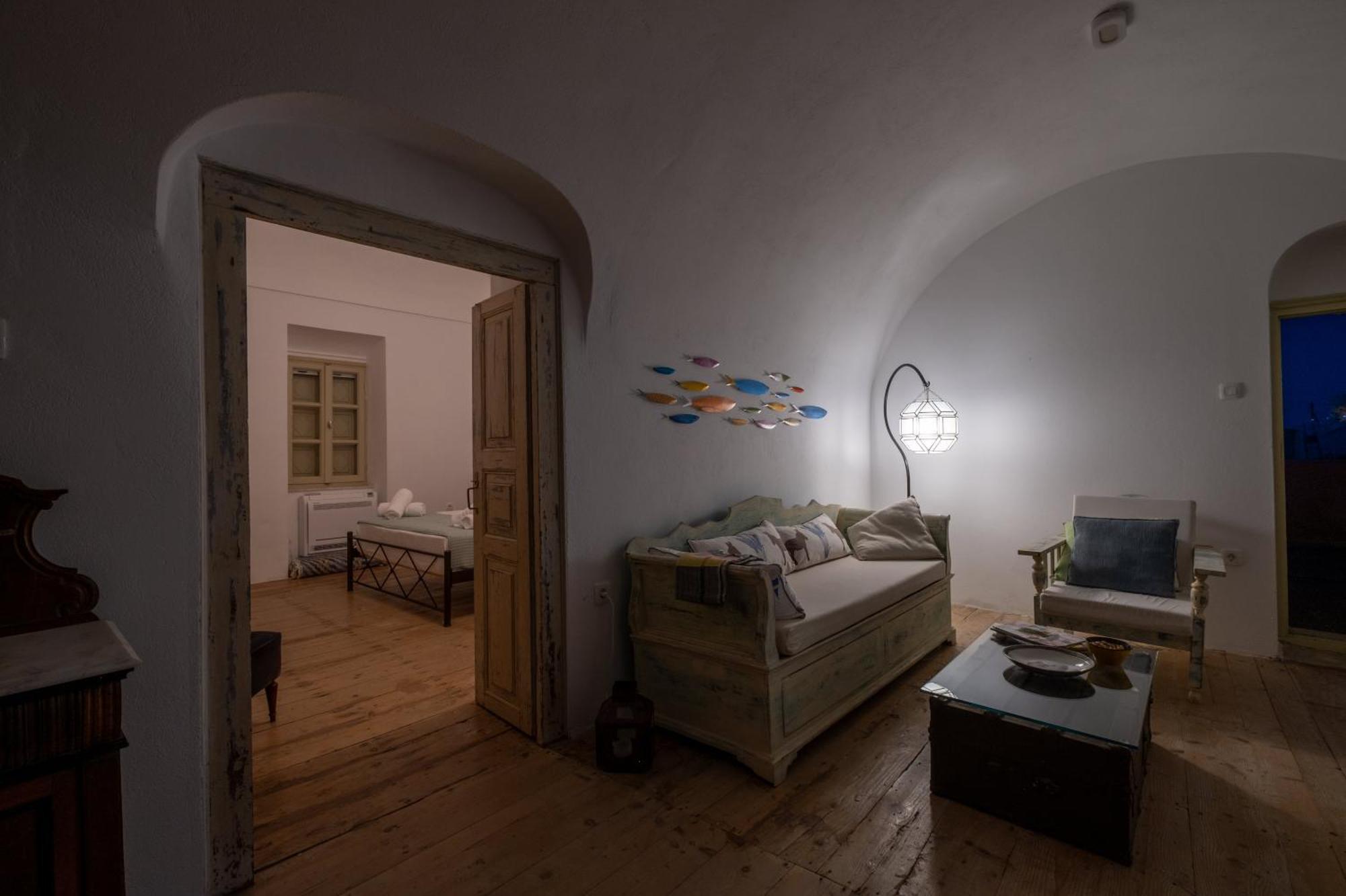 Art Canava Luxury Villas Fira  Extérieur photo