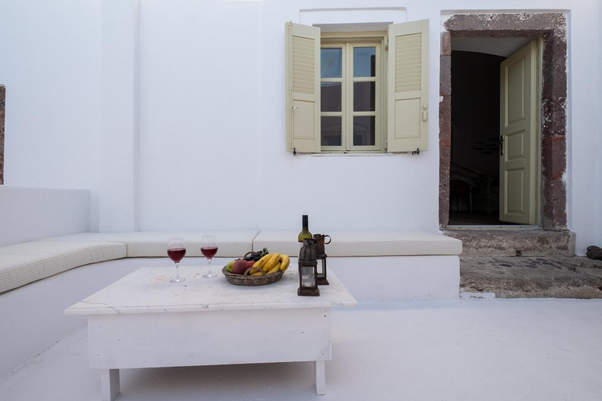 Art Canava Luxury Villas Fira  Extérieur photo